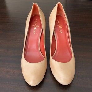 Cole Haan Nike Air Pumps size 8